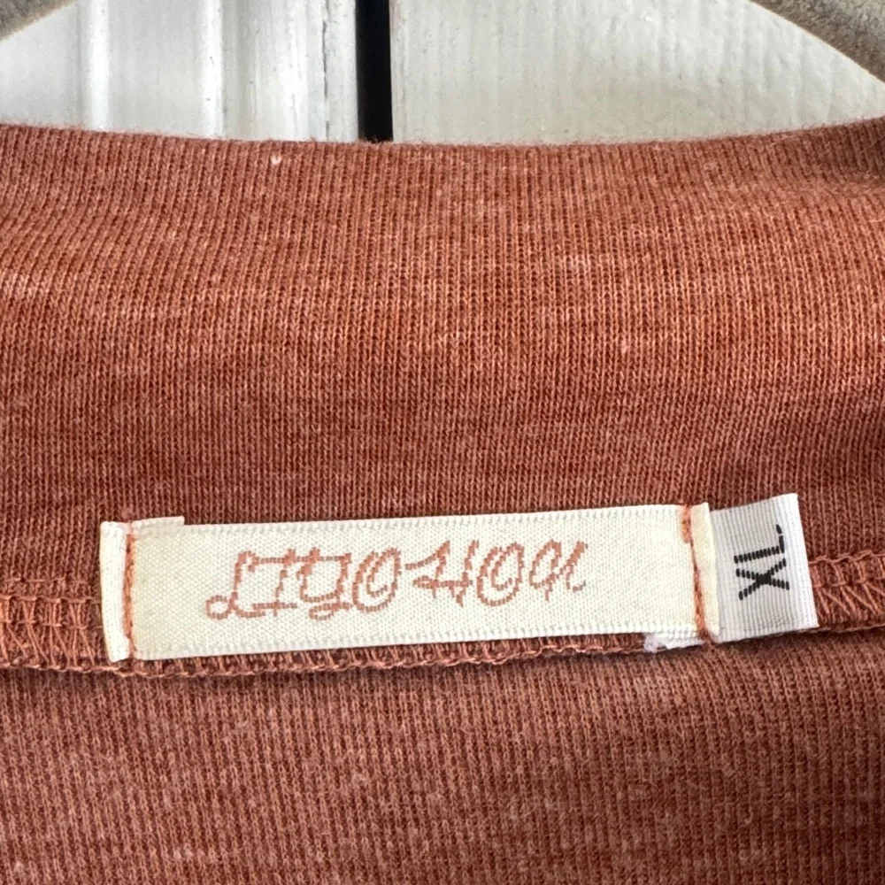 Rust Brown Half-Sleeve Mock Neck Tunic Top - Picture 2 of 2